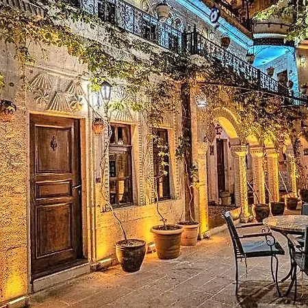 House Hotel
